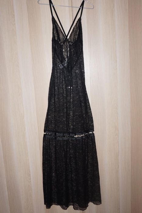 Нова нощница с гол гръб Guess