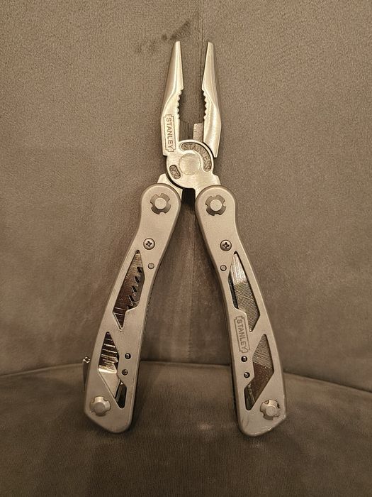 Cleste multifunctional Stanley