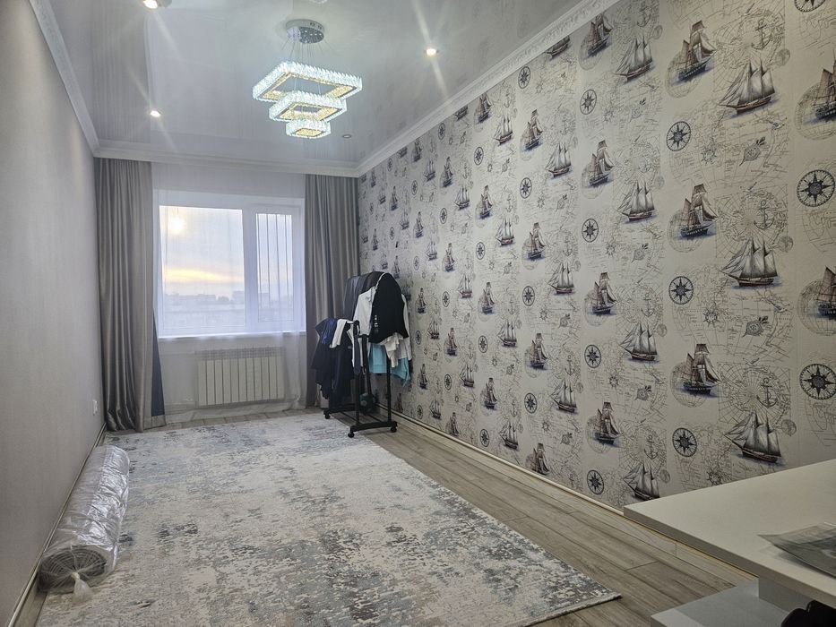 Продаётся 3х ком квартира микр Женис 100м²
