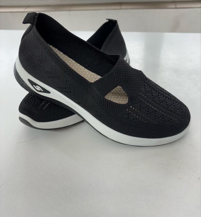 Обувки дамски спортни номер 42