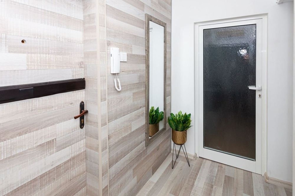 Продава се Двустаен апартамент в София, Дружба 1 - 78 кв.м за 2436 €/кв.м - Снимка #12