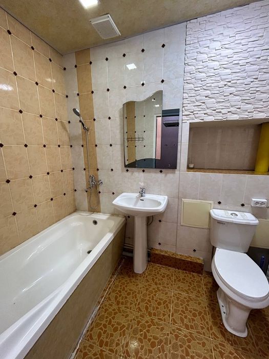 3 хоналик квартира срочно сотилади