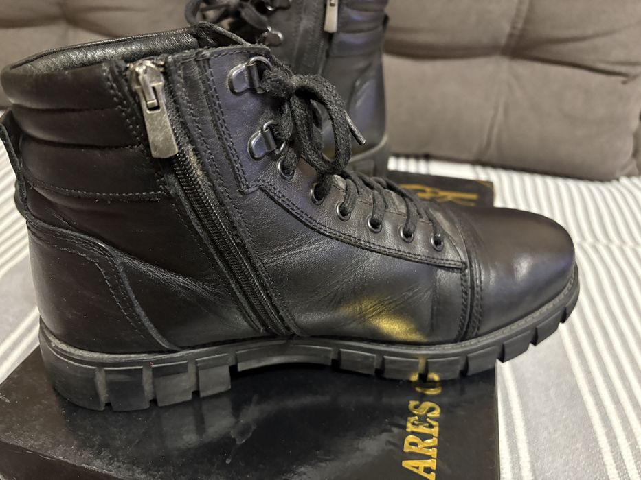 Продам зимние ботинки