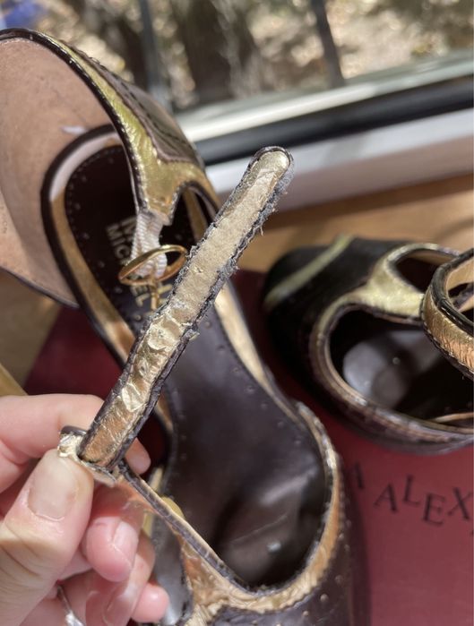 Босоножки красные