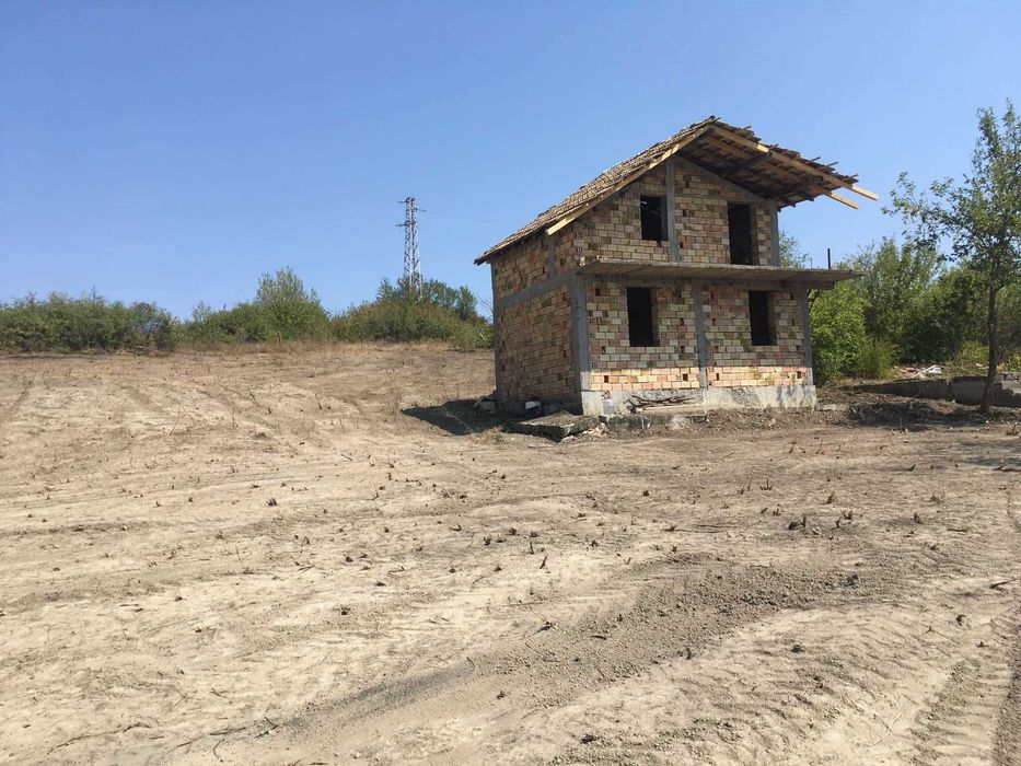 Двуетажна къща, местност Калето, гр. Попово