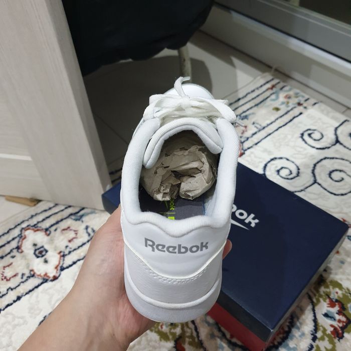 Продам кроссовку фирмы Reebok