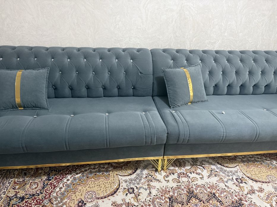 Диван в отличном состояний 4 м