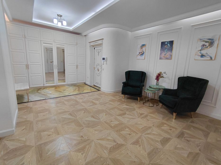 Продается 6-ти комн.квартира