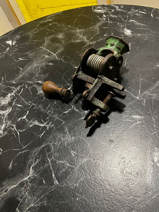 Стара мелачка за тютюн