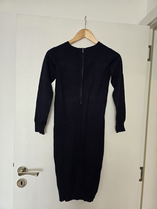 Съмно синя рокля