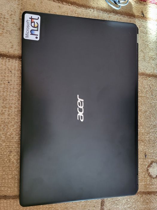 Acer extensa 215-52