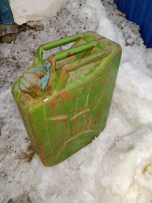 Продам канистру.