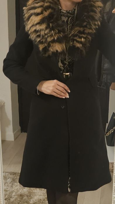 Palton negru cu blana naturala