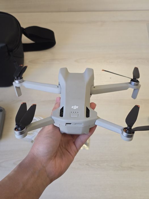 DJI Mini 3 с сумкой, 4К HDR
