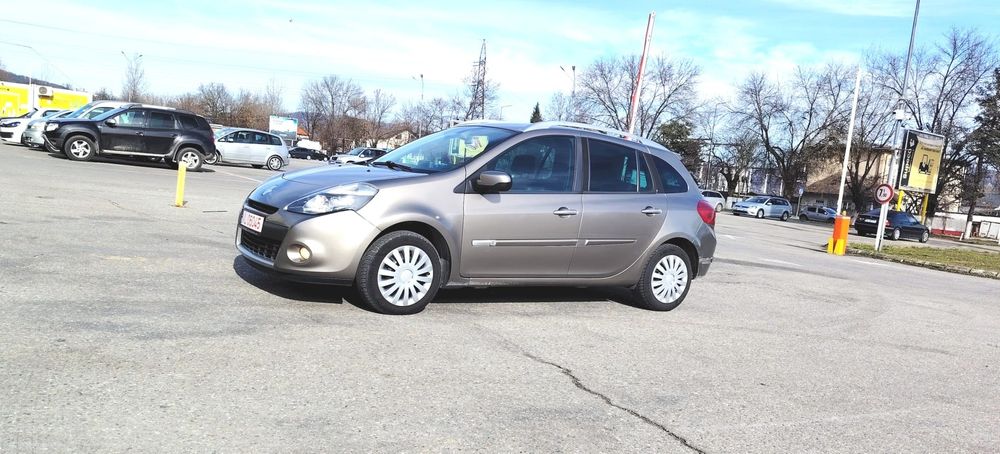 Renalut Clio 3 Anu 2010 Motor 1,5 Dci Diesel AUTOMATĂ Climatronic Ful