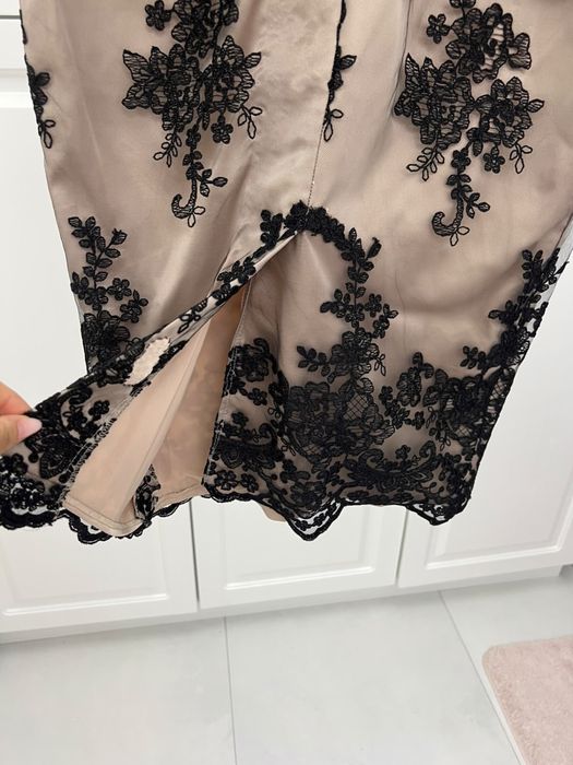 Vand rochie dantela