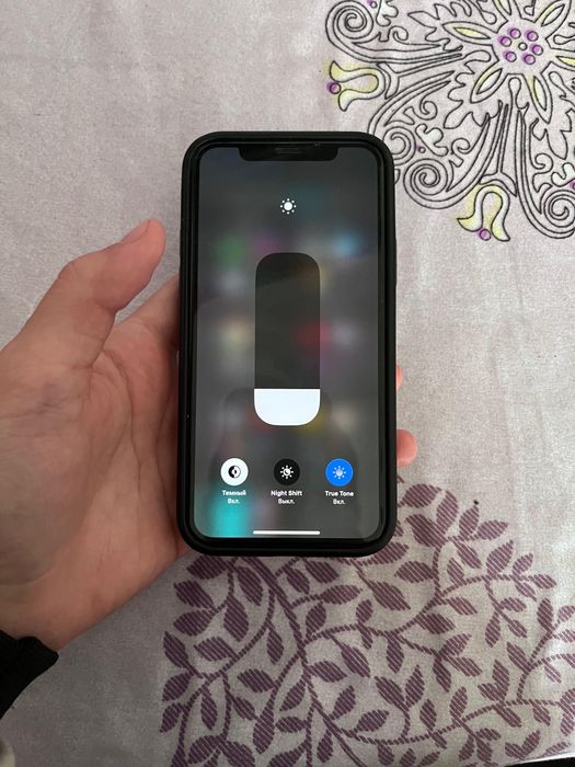 продается айфон 11про