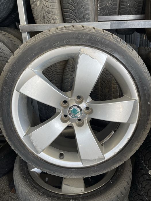 Jante aliaj R17 5x100 originale Skoda cu anvelope de vara