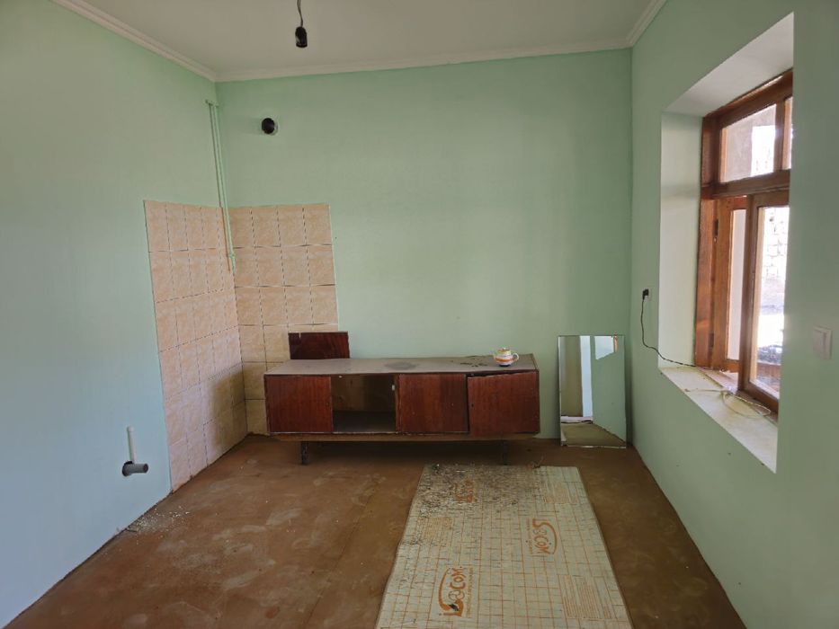 Уй жой сотилади .Эски анхор махалласида.