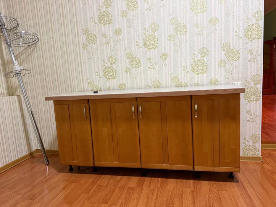 Шкаф,кухонный шкаф,телевизор продаем