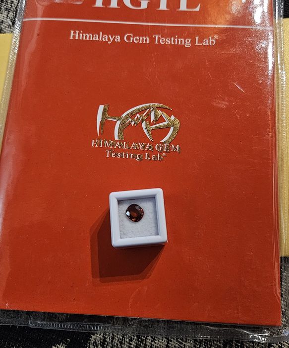 Натурален гранат 1.12 карата със сертификат