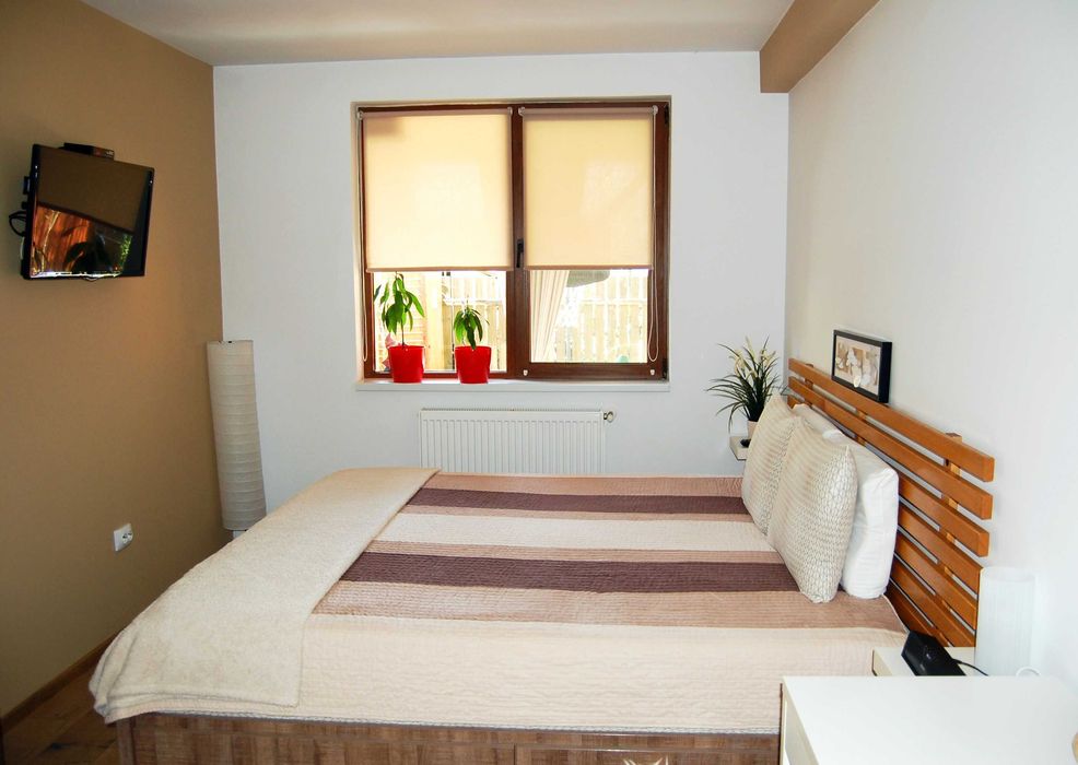 Apartament 3 camere de vanzare cu doua parcari si gradina generoasa - zona Sesul de sus Floresti