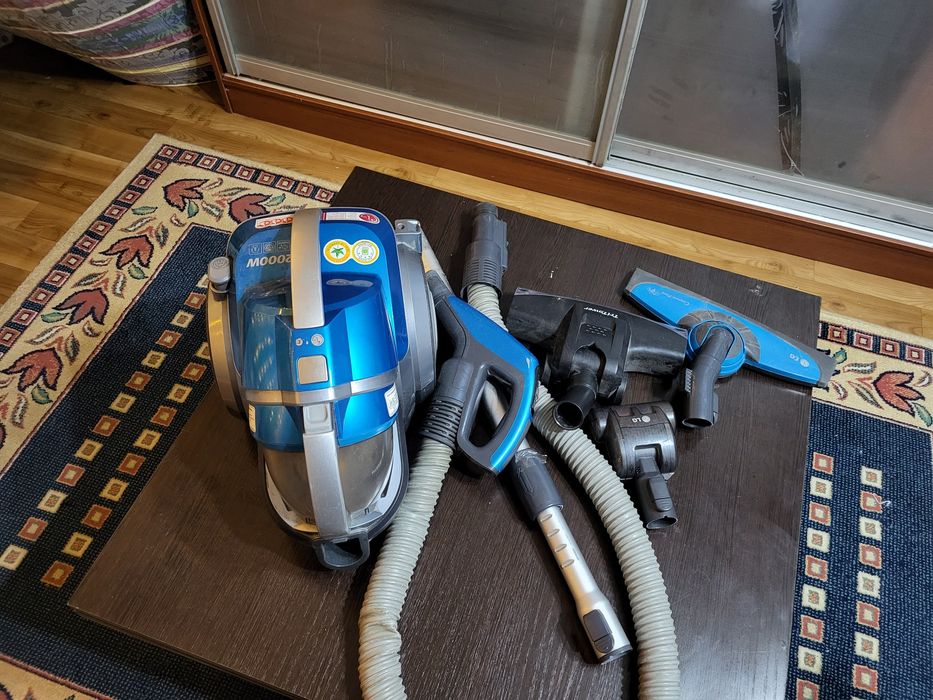 Пылесос LG 2000W