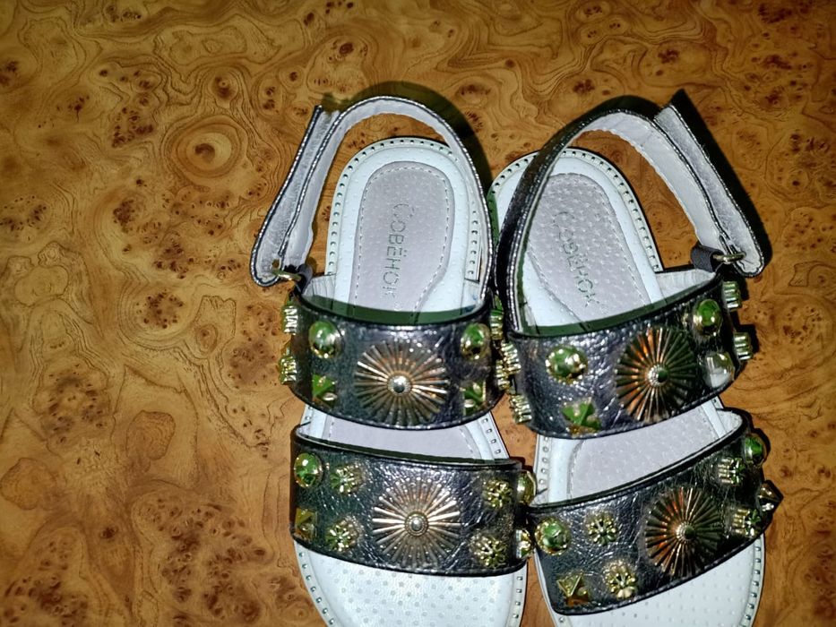 Обувь на девочку и мальчика