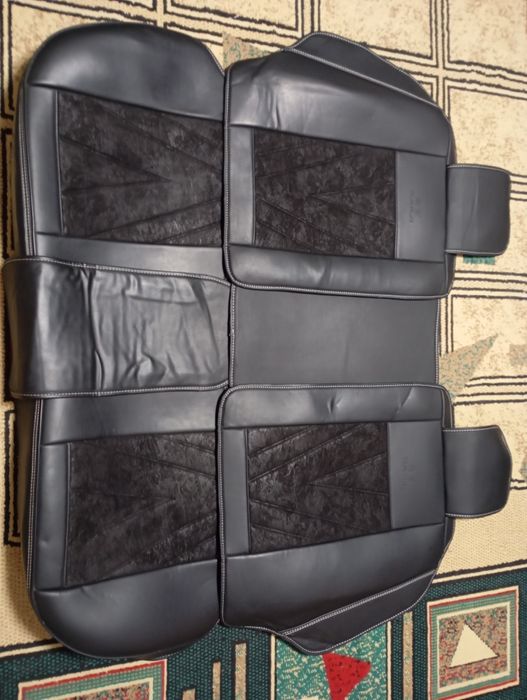 Продам комплект чехлов