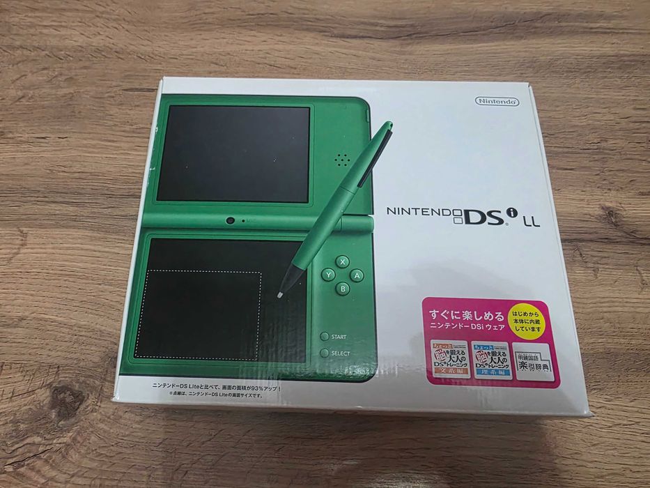 Продам новую Nintendo DSi LL Green
