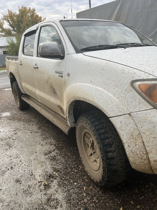 Тойота хайлюкс 2007