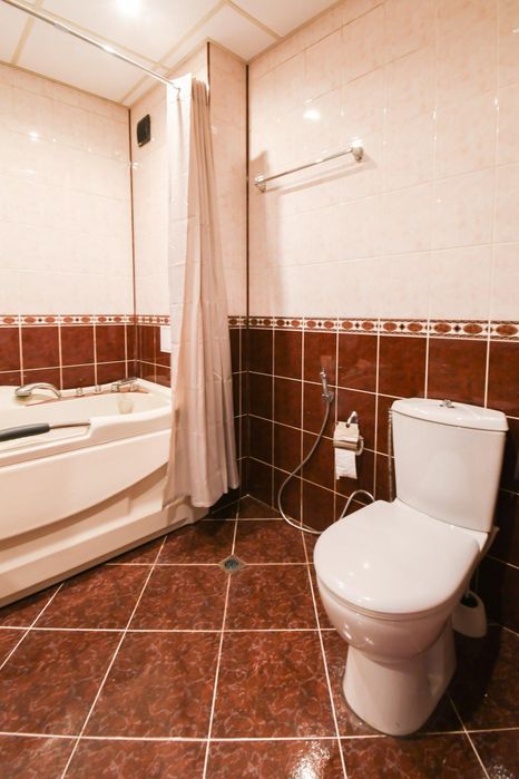 Дава се под наем Етаж от къща в София, Надежда 4 - 150 кв.м за 747.66 € - Снимка #13