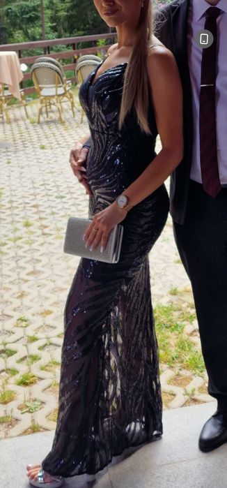 Официална рокля,