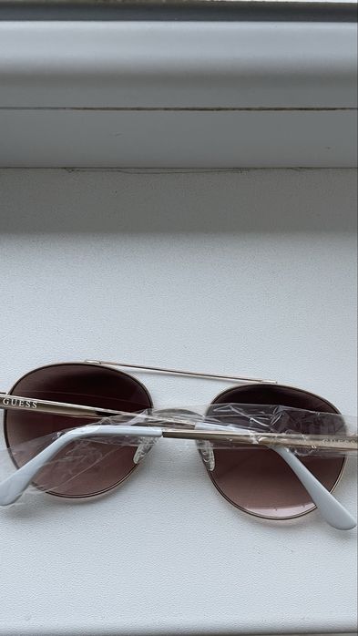 Чисто нови слънчеви очила Guess