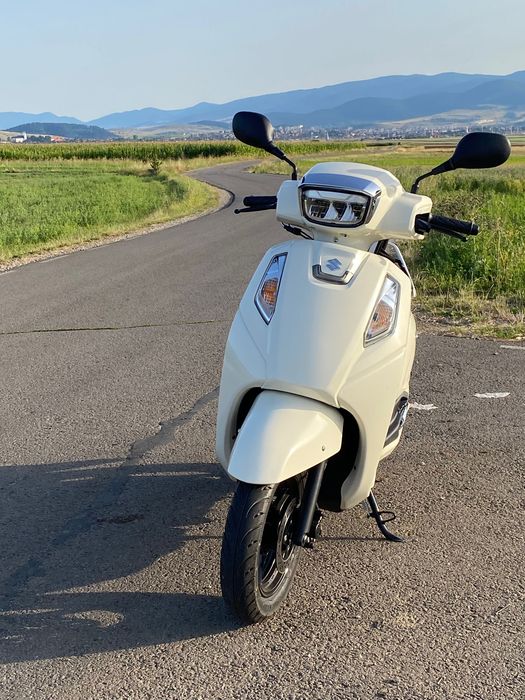 Scooter suzuki address 125 2026 se conduce cu B