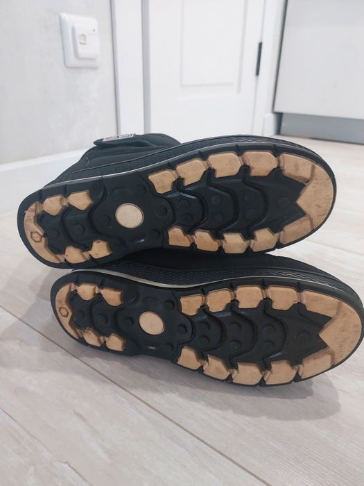 Дутики б/у 38 р.