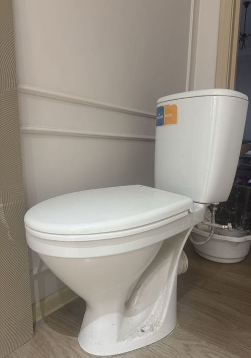 Срочно продам унитазы