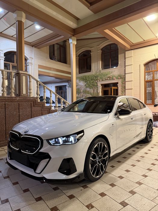BMW i5edrive M40L
