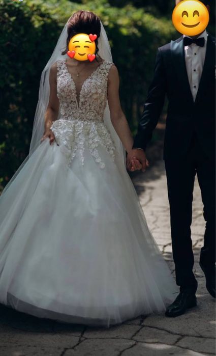 Сватбена рокля (+ ПОДАРЯВАМ кринолин с три обръча)