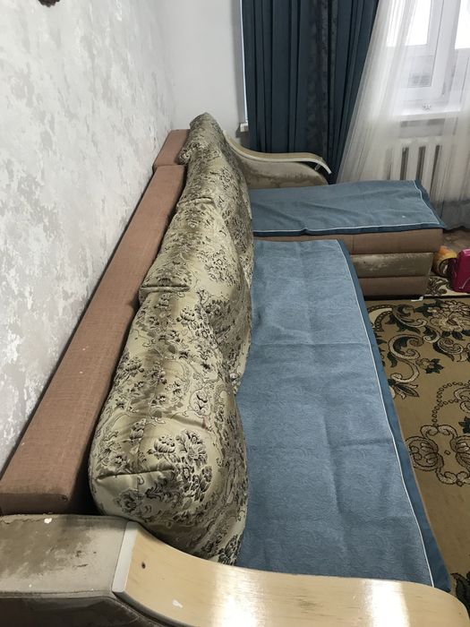 Диван сатылады.