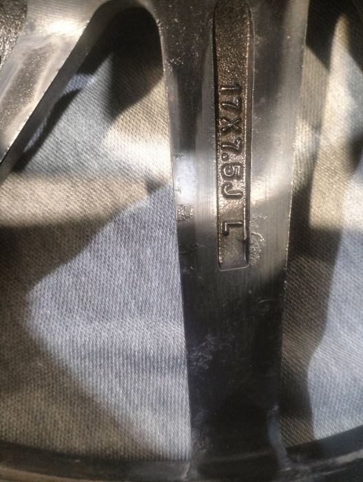 Продам 4 диска ,,Vossen,,