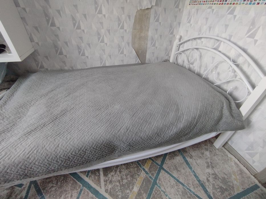 Кровать для спальни