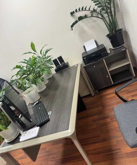 Офисный стол с тумбой