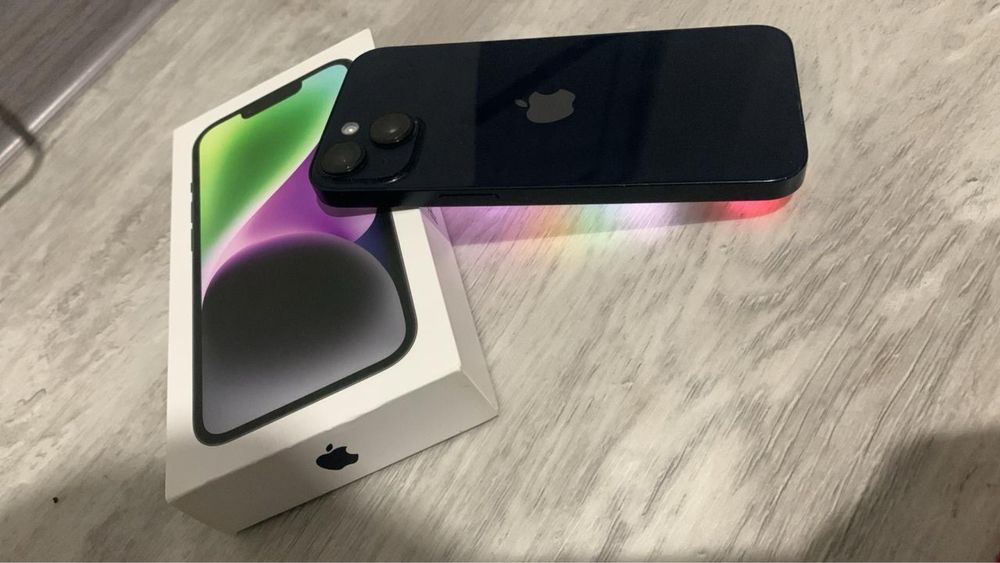 Срочно продам айфон 14