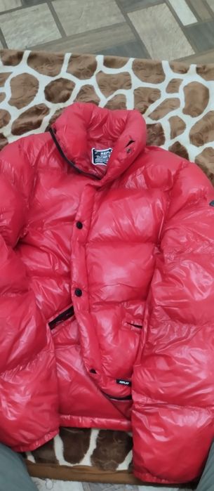 фирменный пуховик