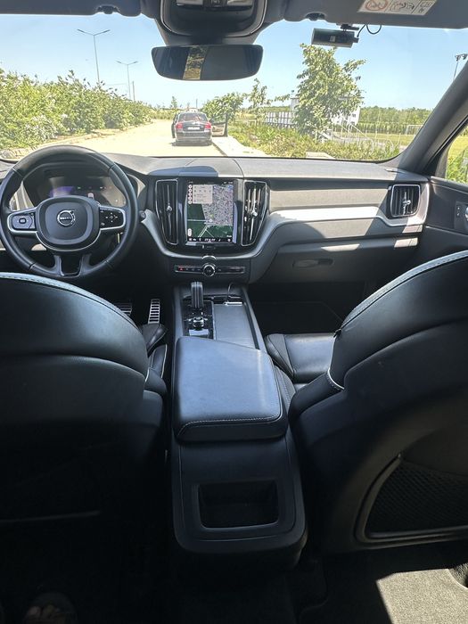 Volvo xc 60 , model 2022