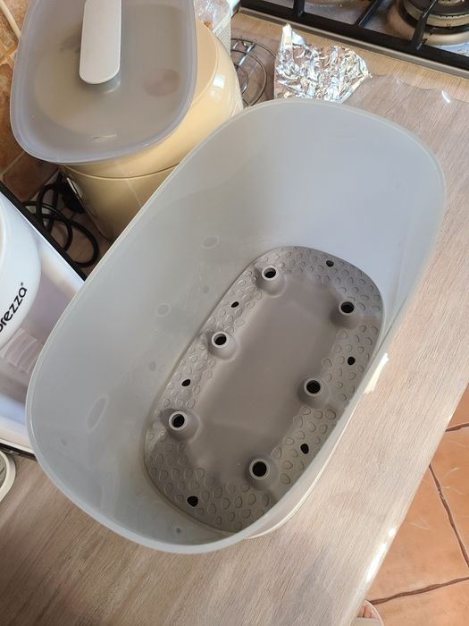 Vând sterilizator  aburi