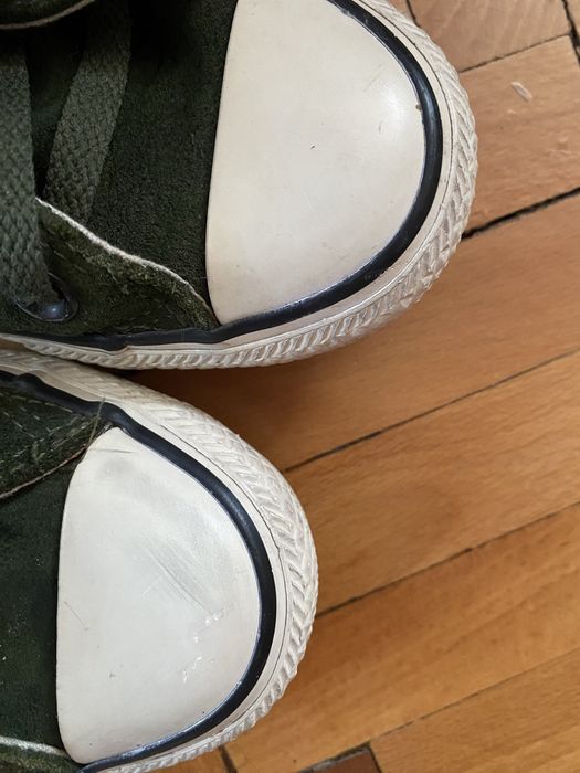 Tenişi Converse.