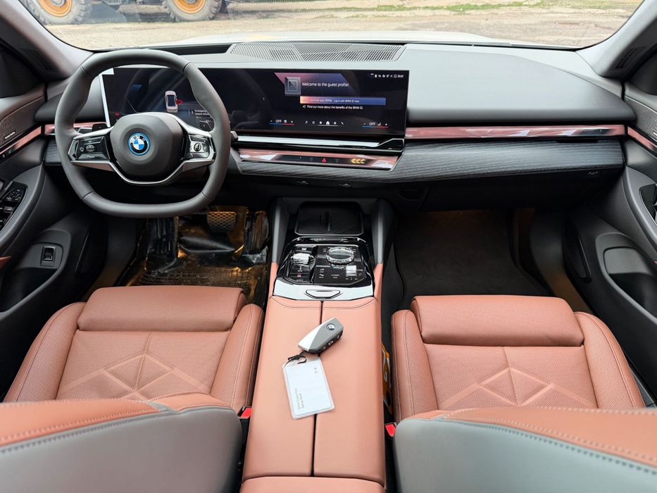 BMW 530e Hybrid  2025г. Макс комплектация