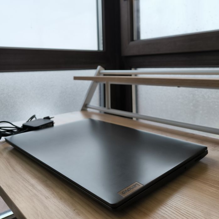 Laptop Lenovo – Intel i3, 12GB RAM, SSD 500GB, Windows Licentiat